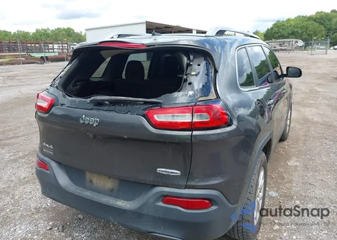 2016 Jeep Cherokee Latitude z USA, uszkodzony, nr VIN 1C4PJMCS0GW345925